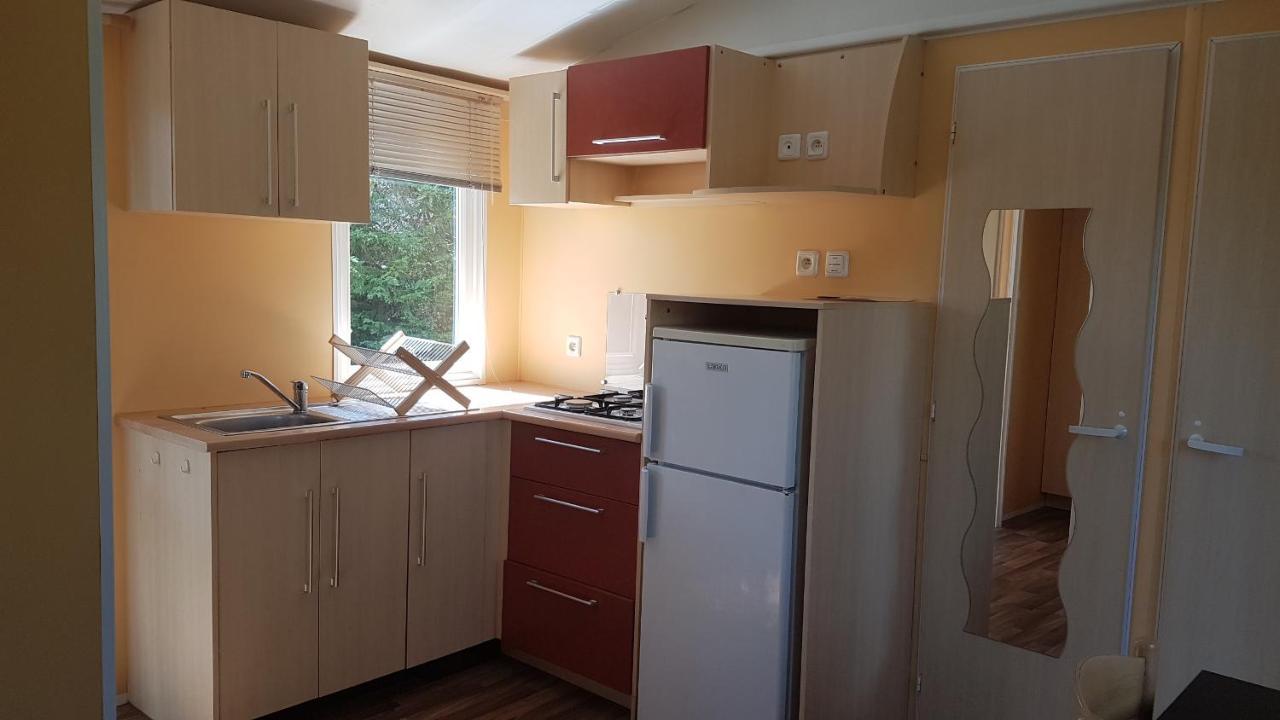 Camping Au Tour De L'Aveyron Л'Опитале-дю-Ларзак Экстерьер фото