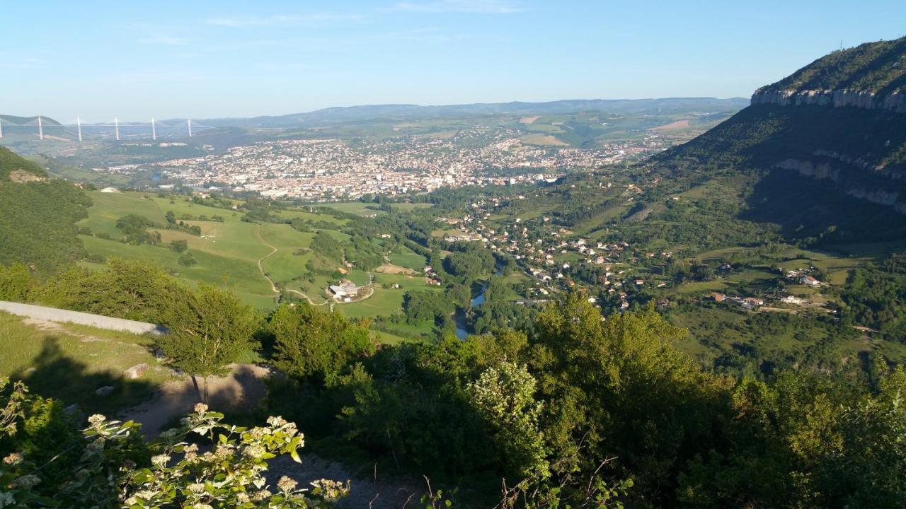 Camping Au Tour De L'Aveyron Л'Опитале-дю-Ларзак Экстерьер фото